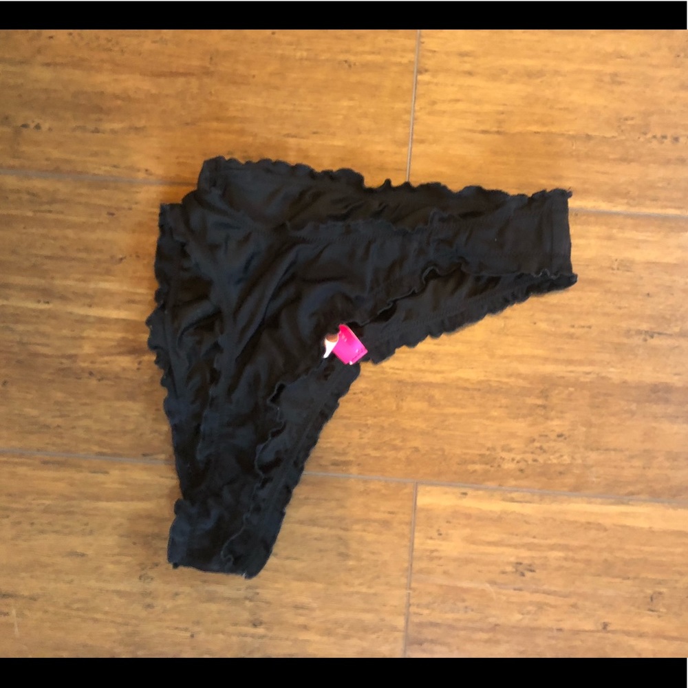 VS Black Ruched Bikini Bottom, cinched butt